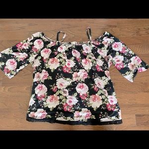 Rose/Floral Cold-Shoulder 3/4 Sleeve Top with Lace